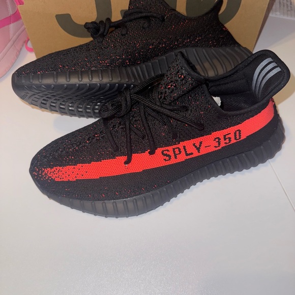 New Adidas Yeezy 350 V2 Black Red Sneakers mens 11.5 - Picture 2 of 5